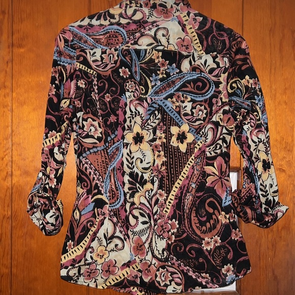 JLN Lucky Brand Button Down Floral Shirt. - Picture 4 of 8